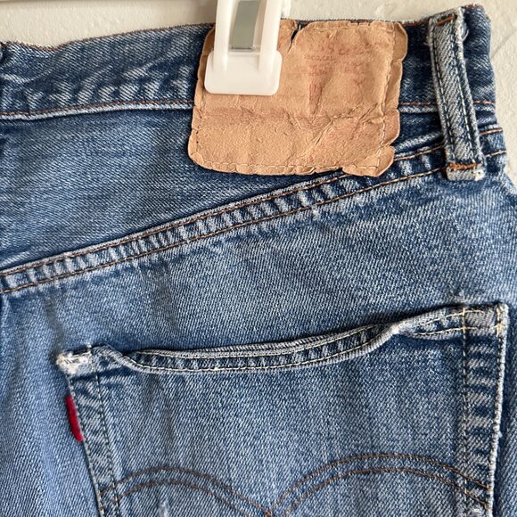 Levi Raw Hem Side Slit Denim Shorts - Picture 5 of 5